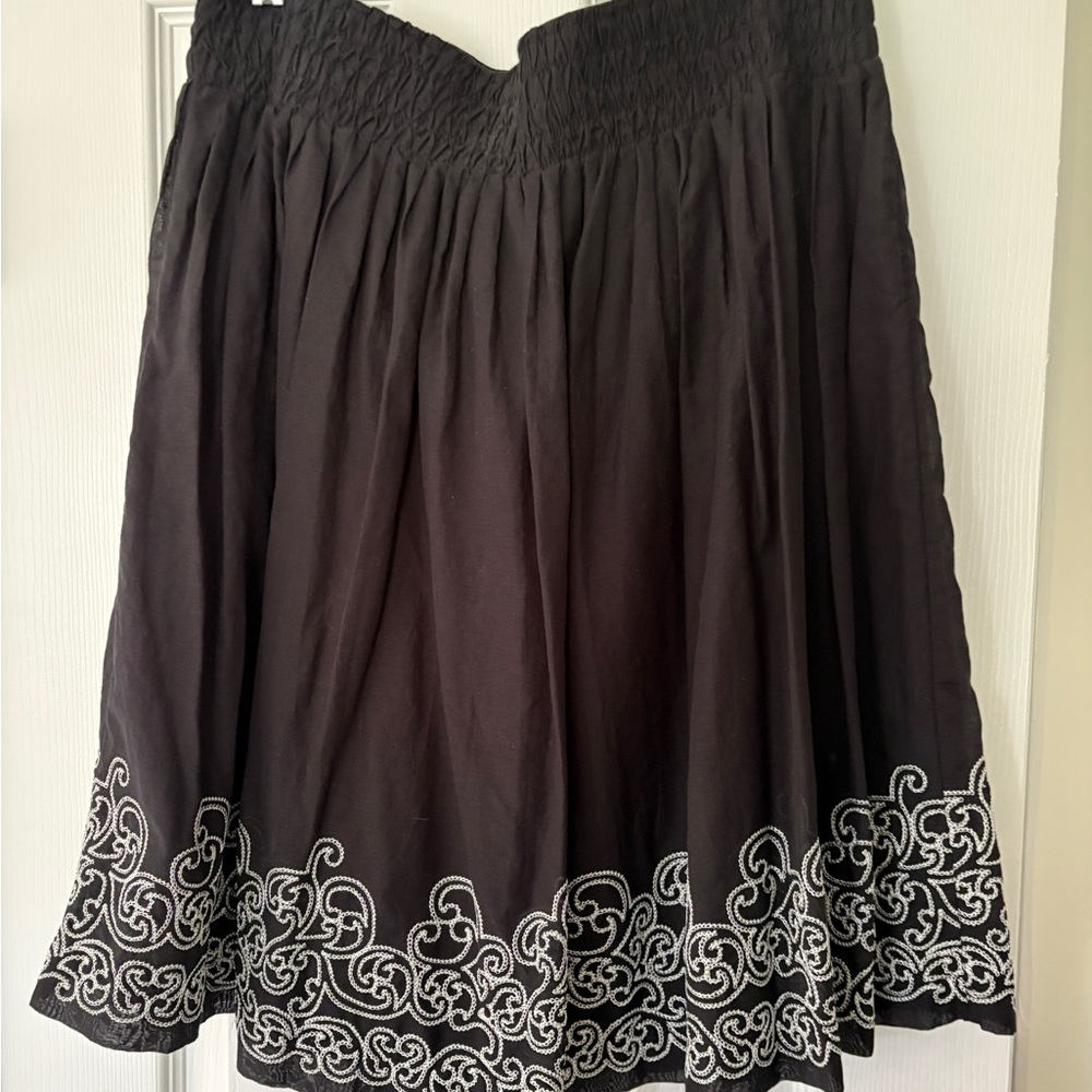 White House Black Market Black Skirt with Silver Embroidery